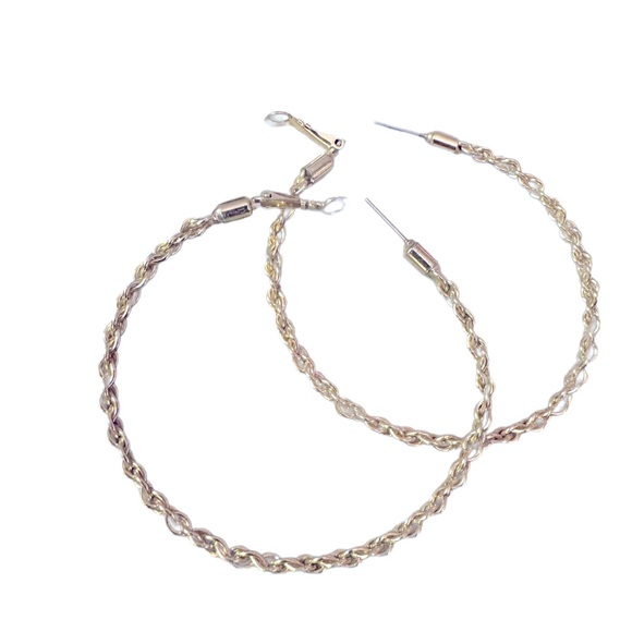 No Brand Gold Hoop Earrings - Picture 2 of 2